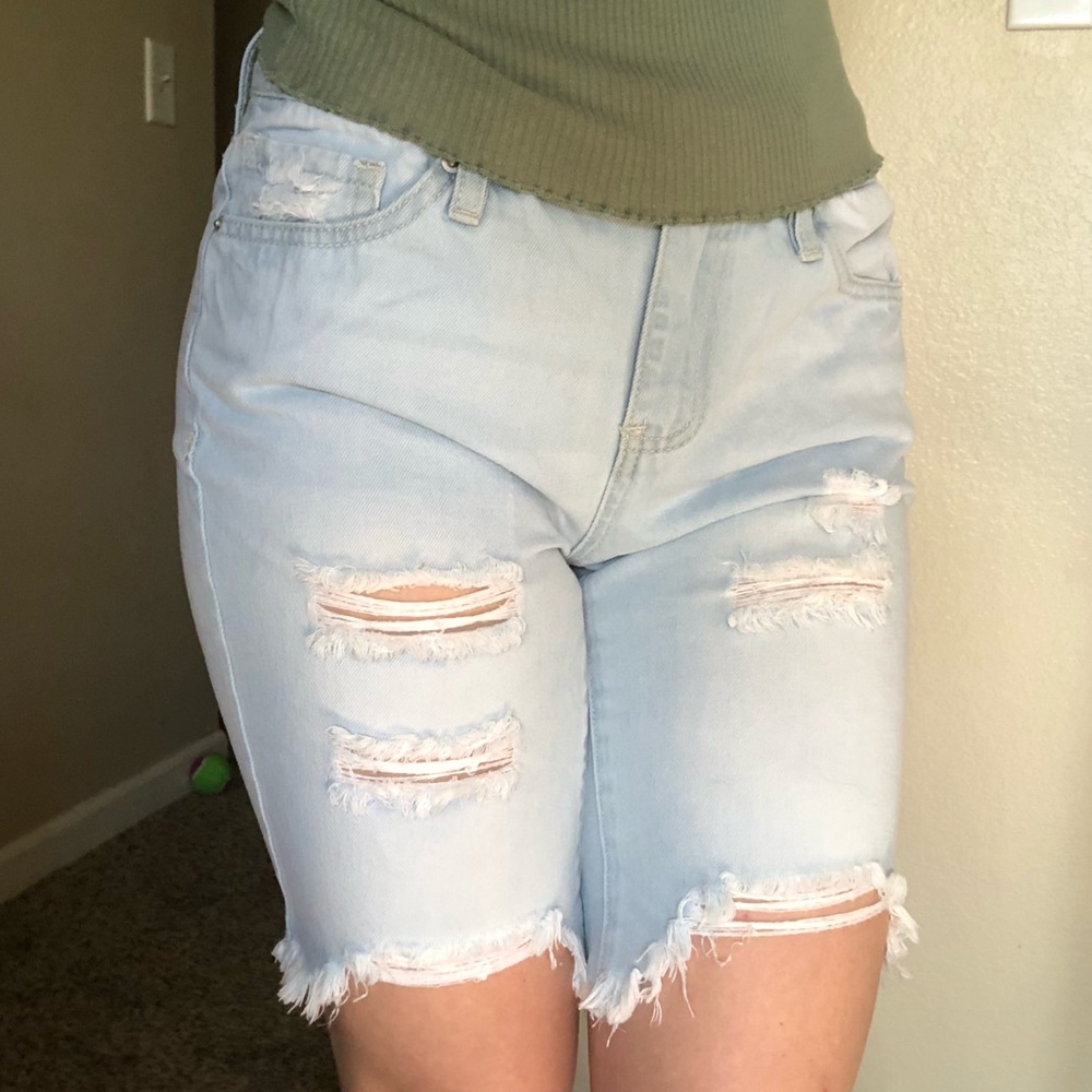 Bermuda Shorts✨ Ripped with style😎